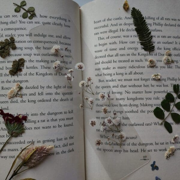 Pressed Baby's Breath Flower Bookmark - pressed flower bookmark - Real Botanical Flowers - Handcrafted Bookmarks - Unique Gift for Readers